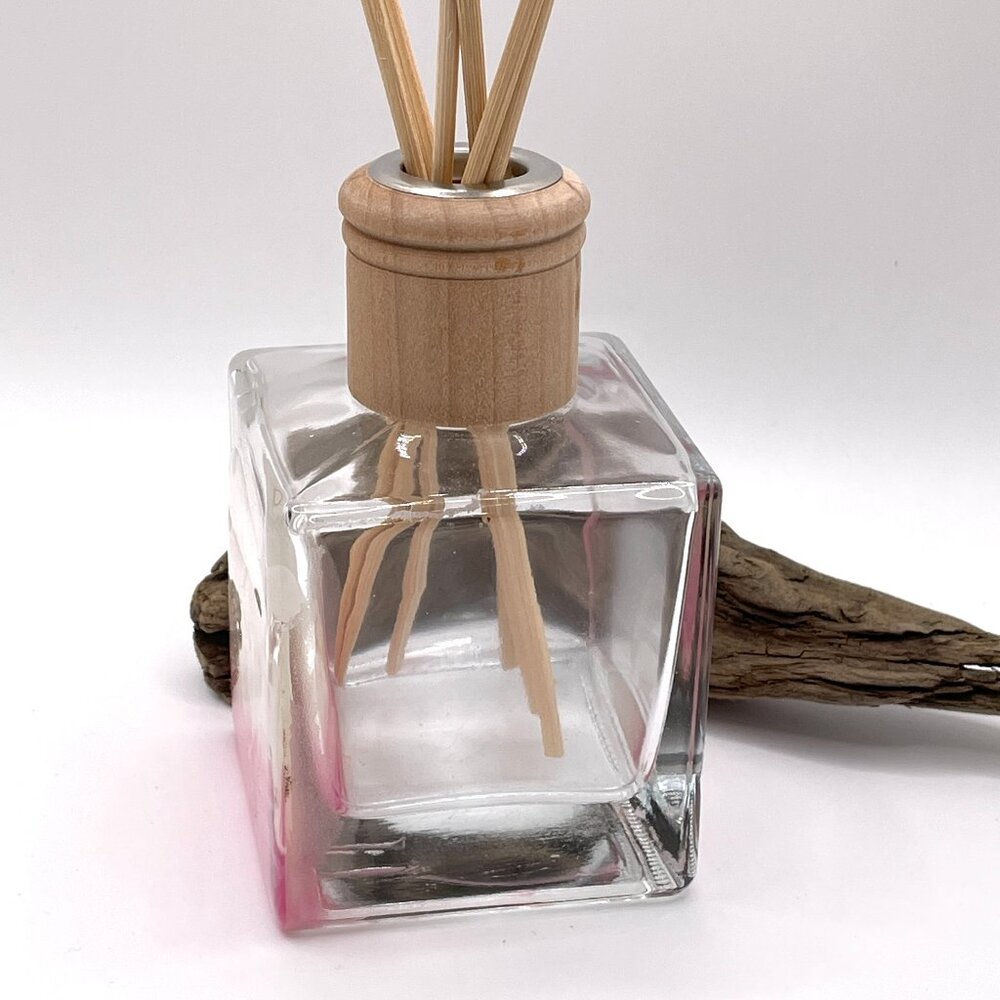 Resin and Glass Reed Diffuser-New! - Picture 4 of 7